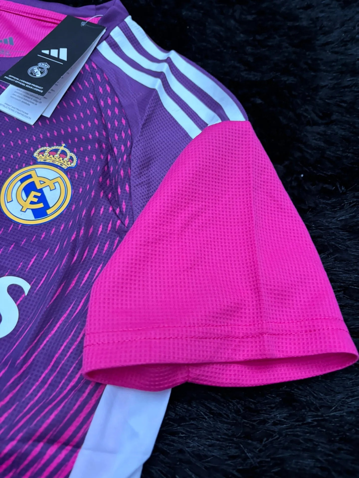 REAL MADRID GOALKEPPER KIT 25/26 UCL PINK VERSION