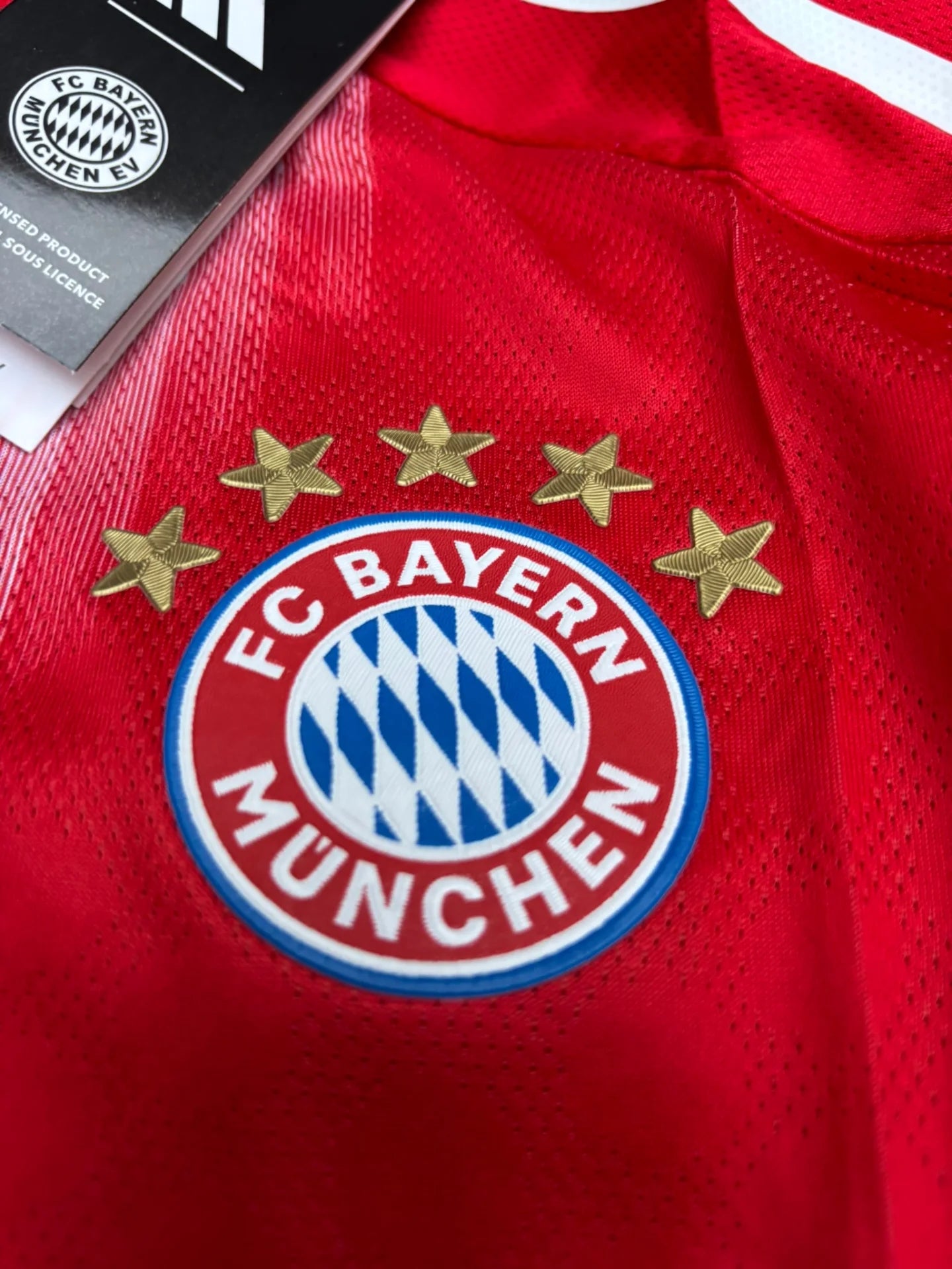 BAYERN HOME KIT 25/26 UCL VERSION