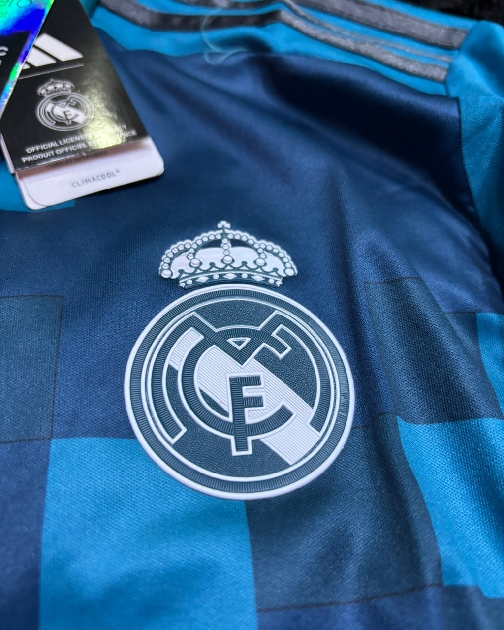 REAL MADRID LONGSLEEVE RETRO  AWAY KIT 17/18 UCL VERSION