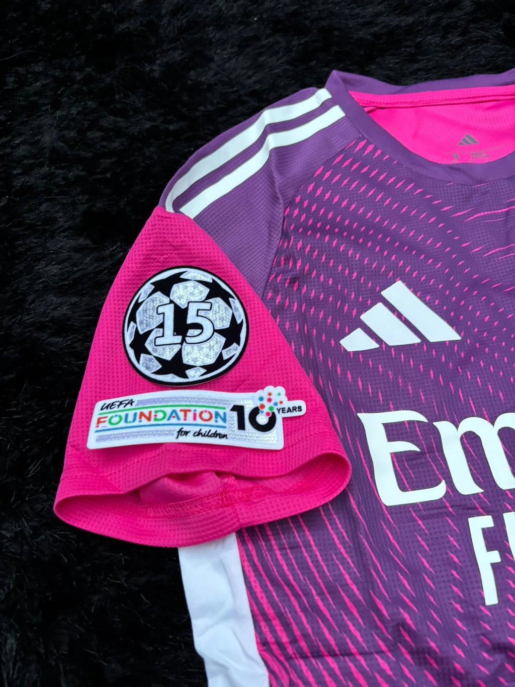 REAL MADRID GOALKEPPER KIT 25/26 UCL PINK VERSION