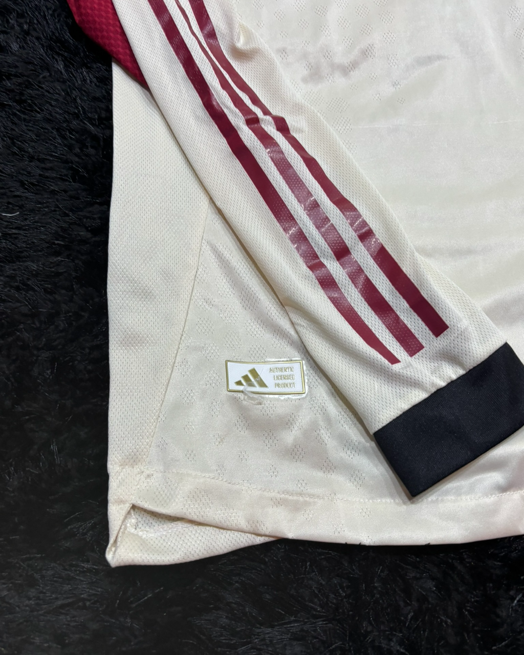 LIVERPOOL LONGSLEEVE AWAY KIT 25/26 GOLDEN PREMIER LEAGUE VERSION