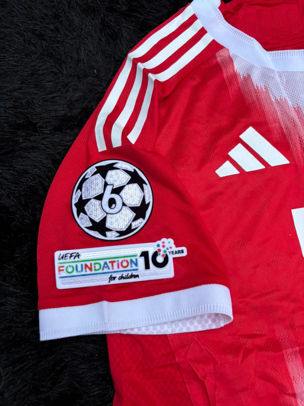 BAYERN HOME KIT 25/26 UCL VERSION
