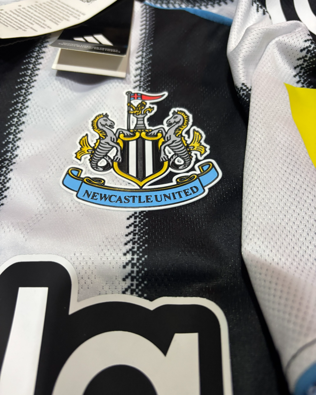 FULL KIT NEWCASTLE HOME KIT 25/26