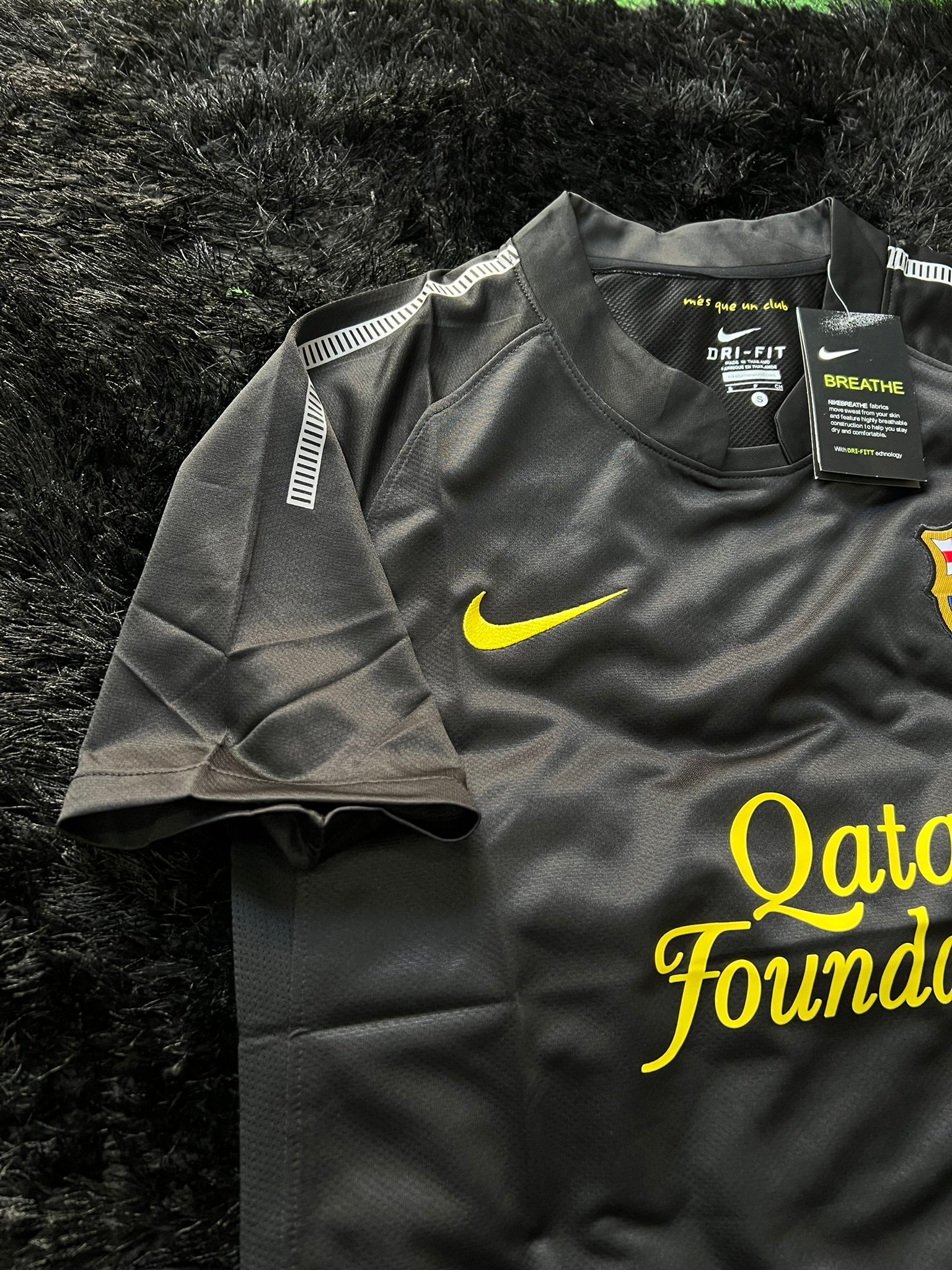 BARCELONA RETRO AWAY KIT 11/12