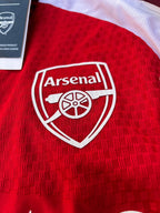 ARSENAL HOME KIT 2027 GOLDEN PREMIER LEAGUE BADGE