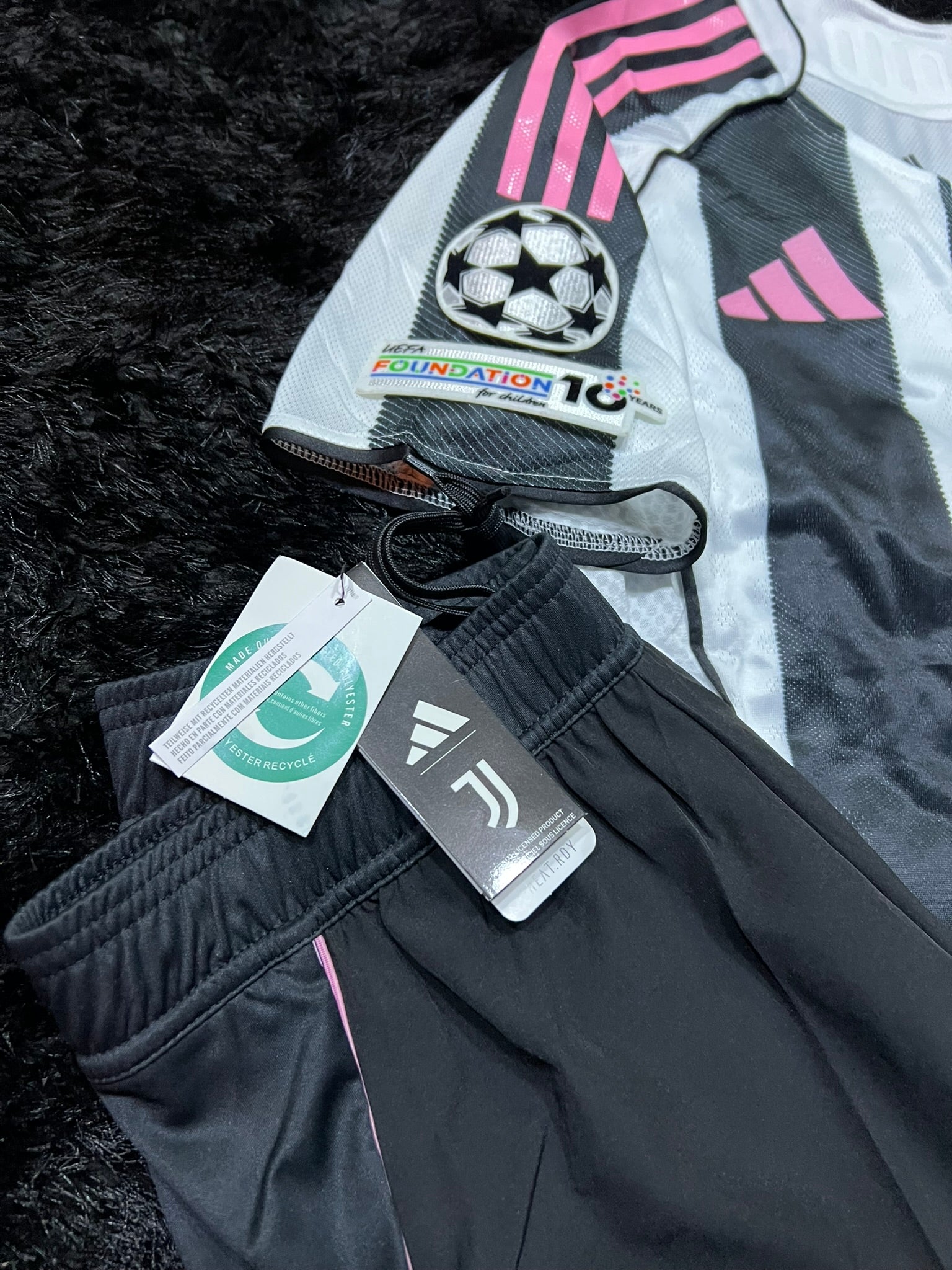 FULL KIT OF JUVENTUS HOME 25/26 UCL VERSION