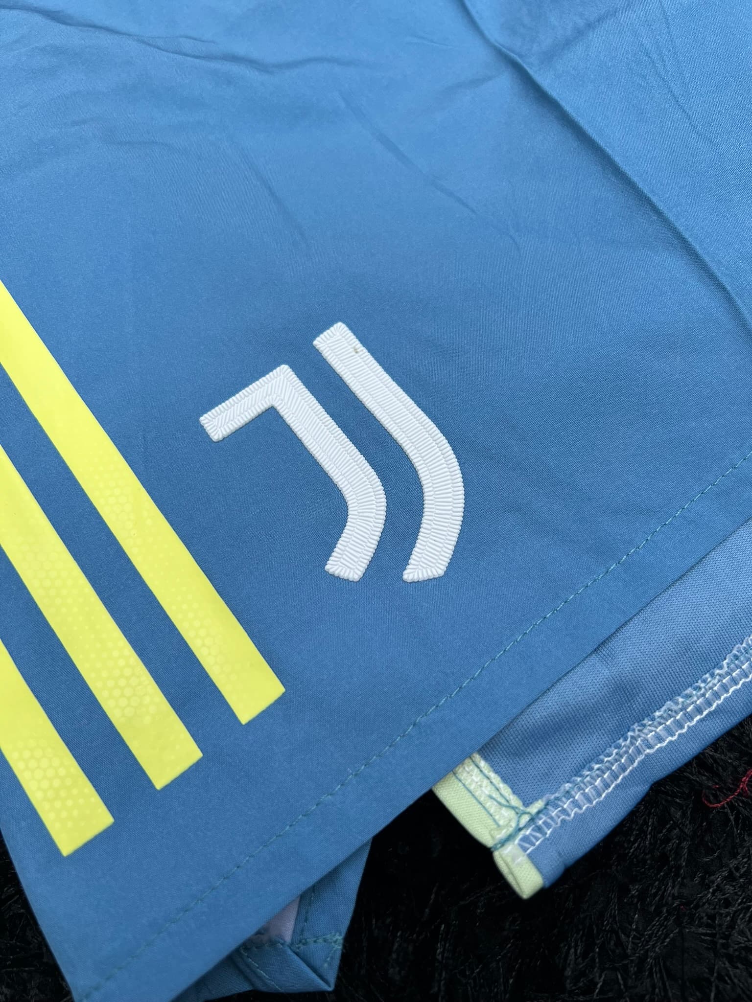FULL KIT OF JUVENTUS AWAY KIT 25/26 UCL VERSION