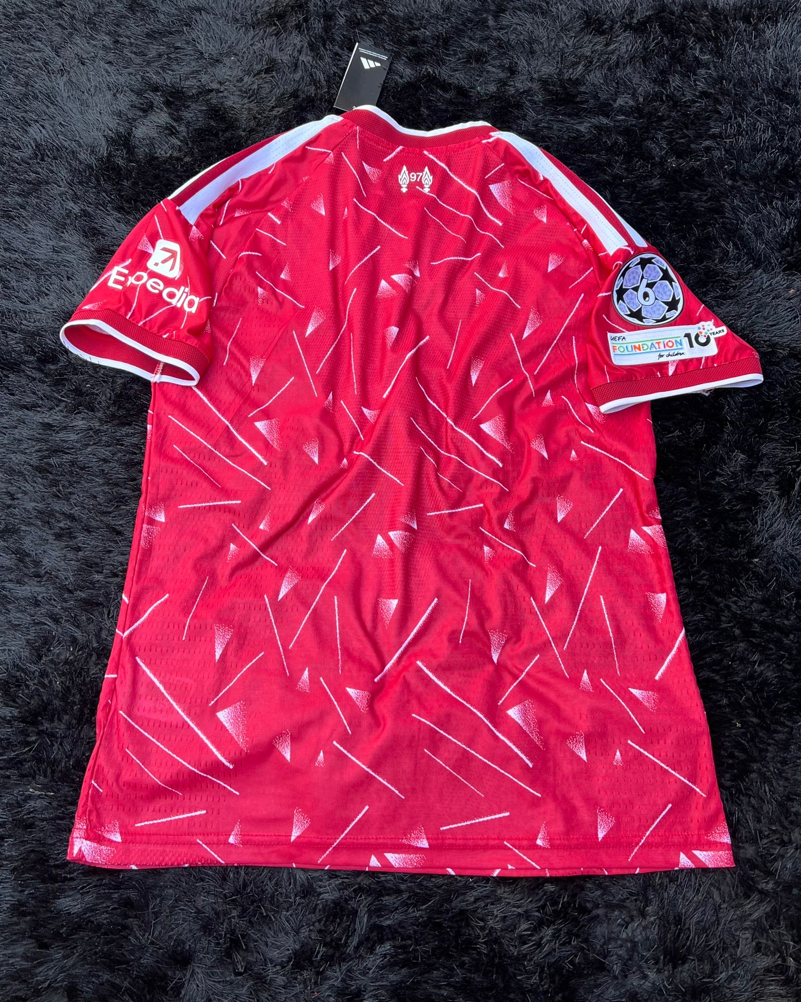 LIVERPOOL HOME KIT 2027 UCL VERSION