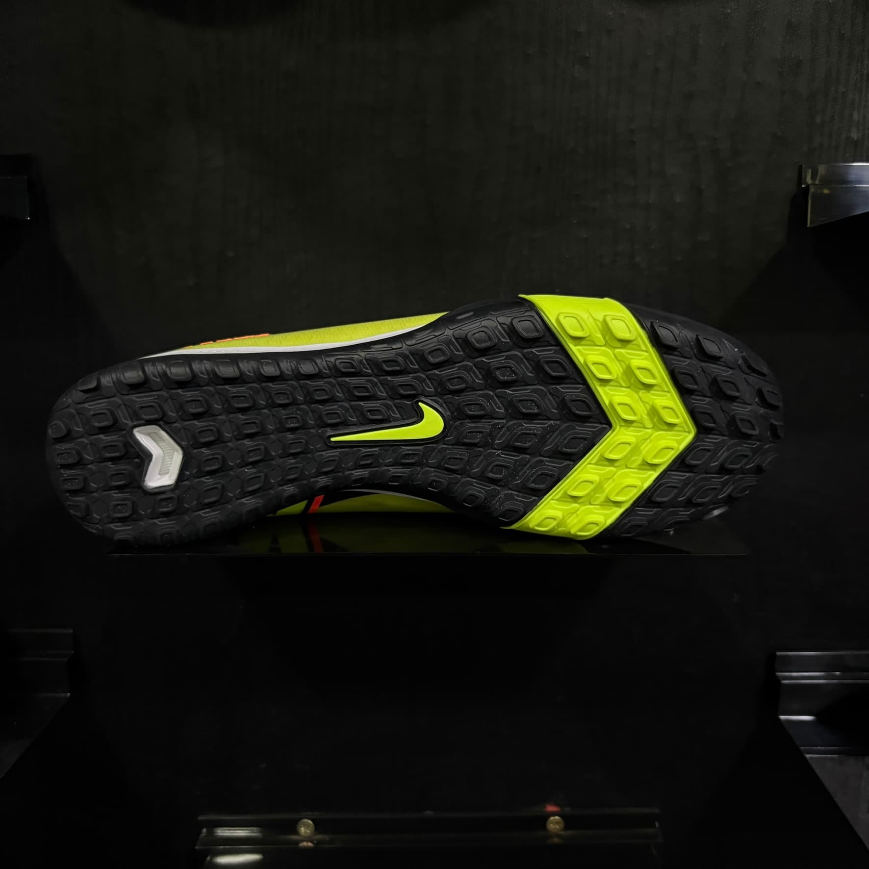 NIKE MERCURIAL VAPOR 16 PRO TF