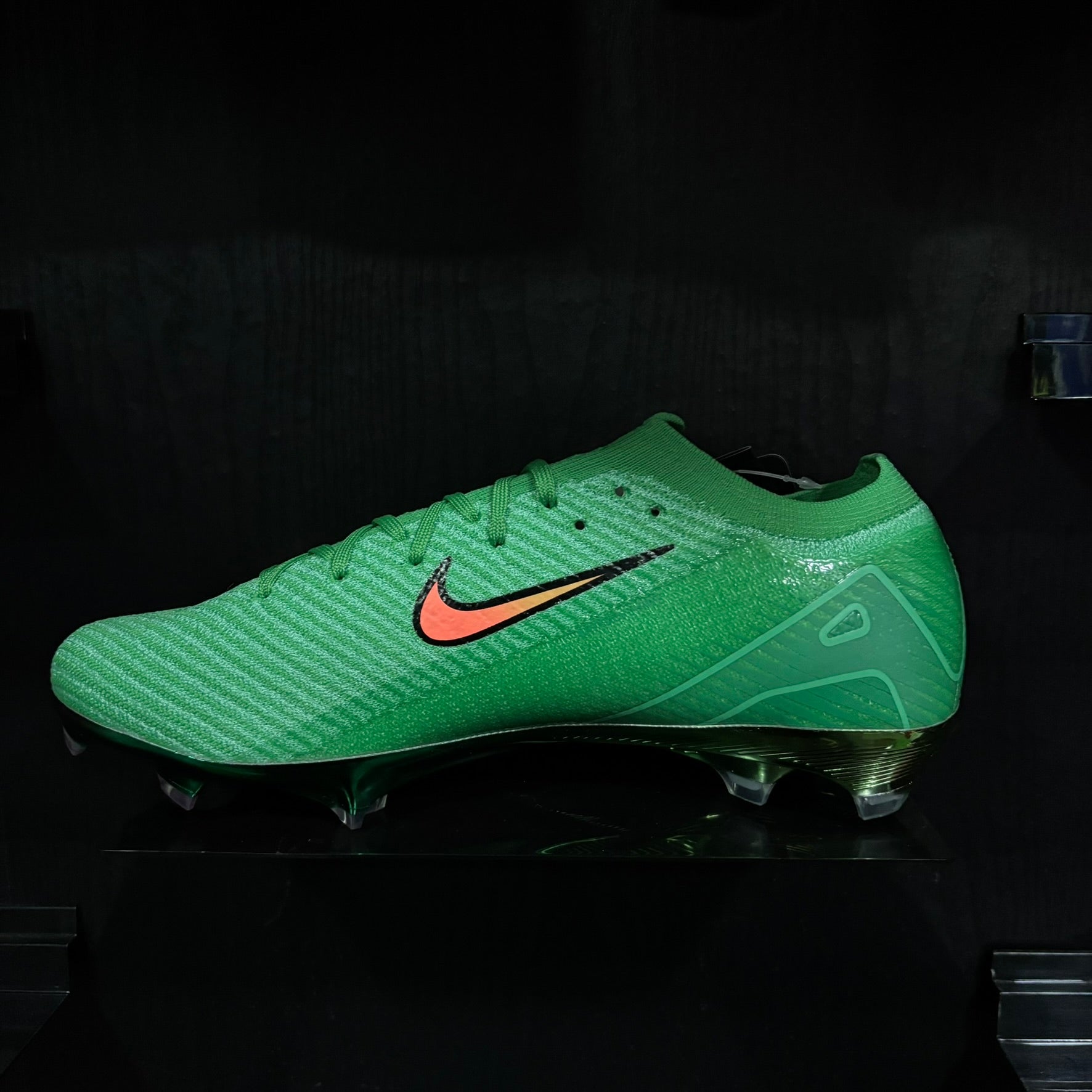 NIKE MERCURIAL VAPOR GREEN VERSION
